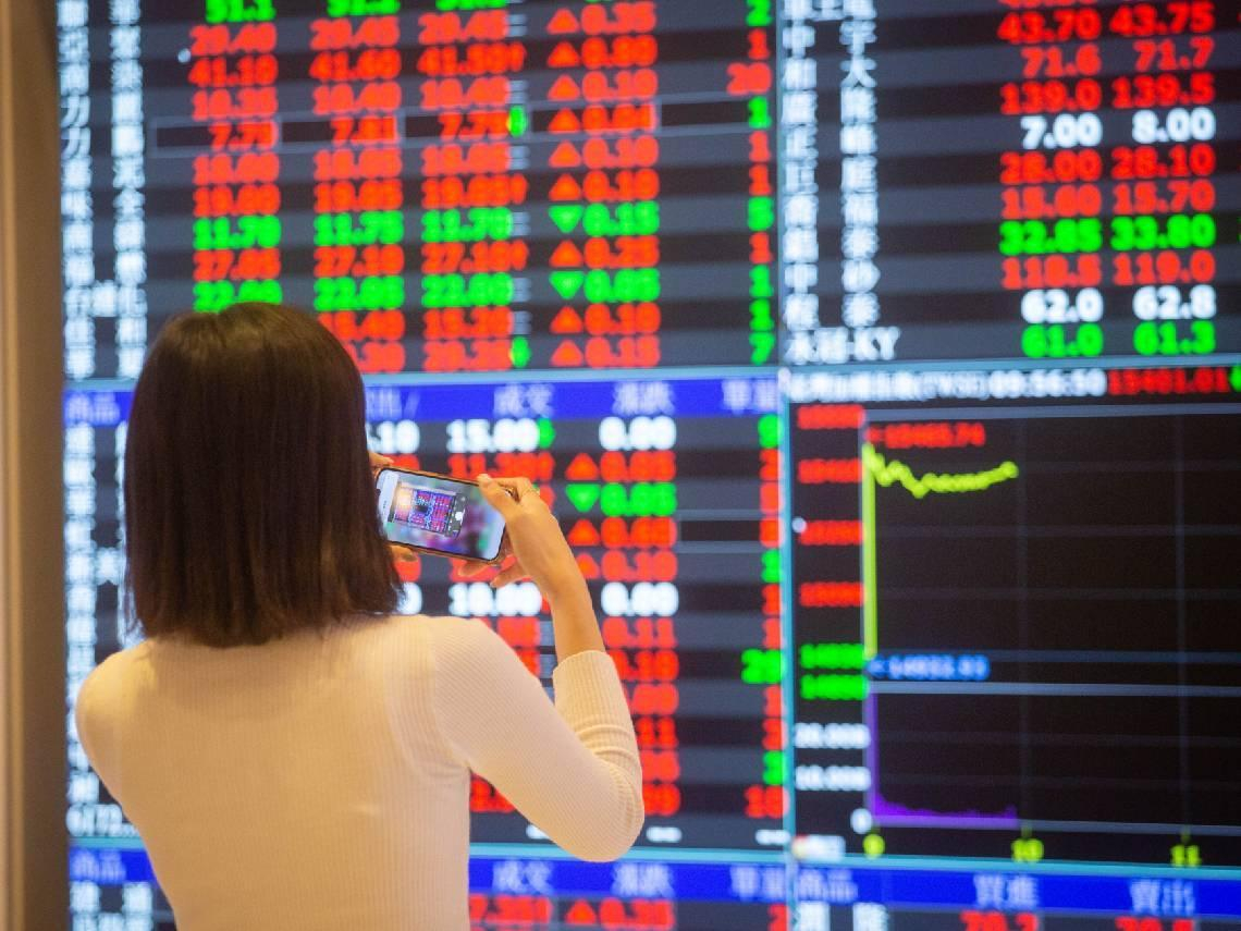 台股新春開盤「策馬奔騰」機率有多高？日月光投控、盛群、智邦…盤點15檔「強者恆強概念股」